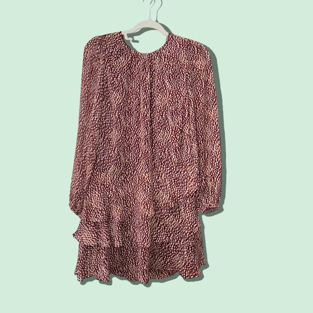 Nice dress in excellent condition, I wear just one time